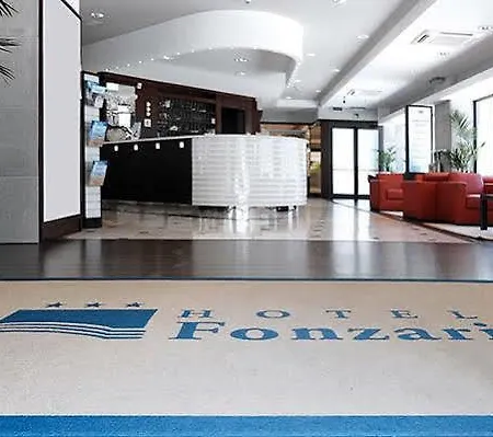 ホテル Fonzari グラード