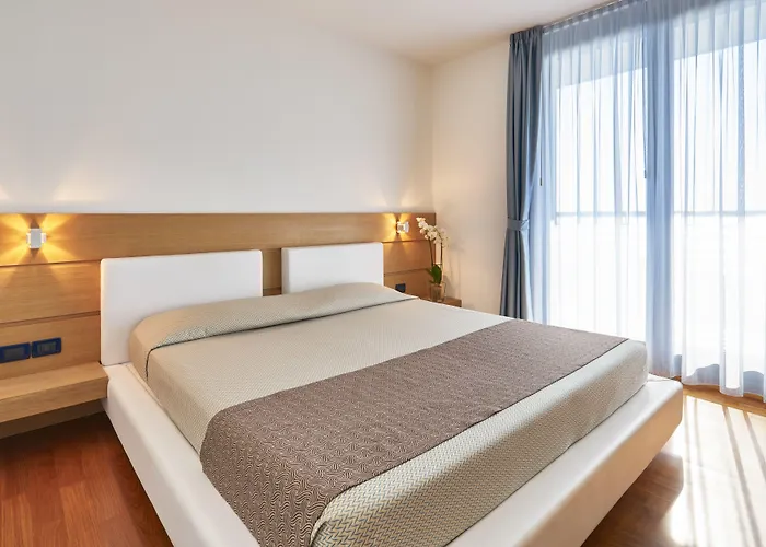 Fonzari 4* גראדו